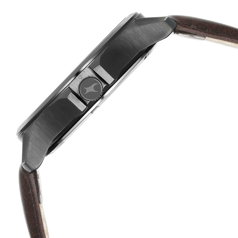 Fastrack Groove Quartz Analog with Date Two Toned Dial Brown Leather Strap Watch For Guys 3323QL01