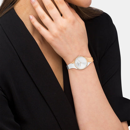 Charming Women Quartz Silver Dial Analog Stainless Steel Watch 25200237