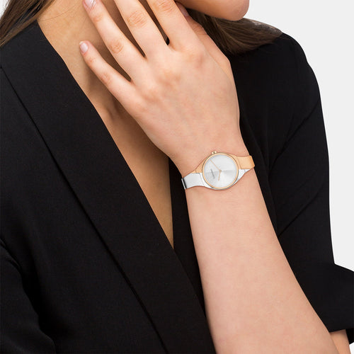 Charming Women Quartz Silver Dial Analog Stainless Steel Watch 25200237