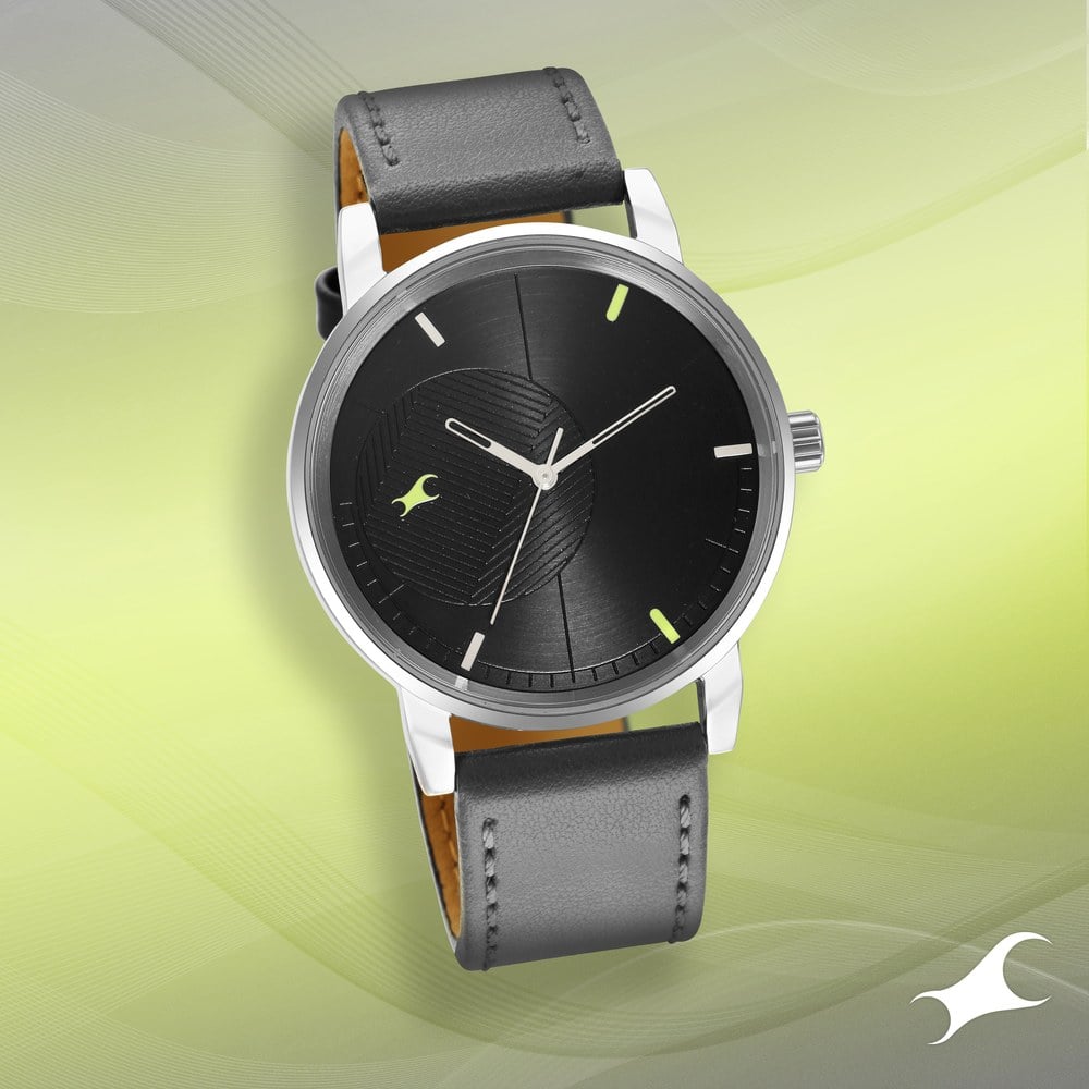 Fastrack Stunners Quartz Analog Black Dial Leather Strap Watch for Guys NS3278SL01