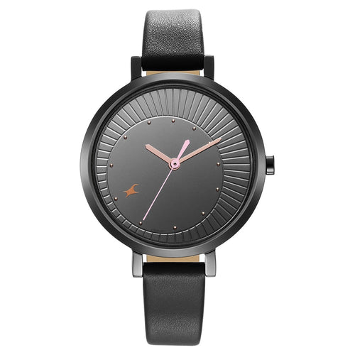 Fastrack Style Up Black Dial Leather Strap Watch for Girls NS6230NL02