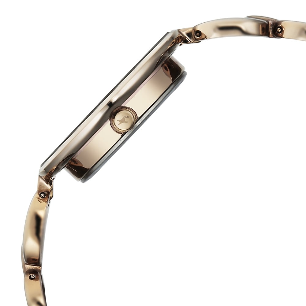 Fastrack Chrome K Quartz Analog Silver Dial K Chrome Metal Strap Watch For Girls 6237QM04