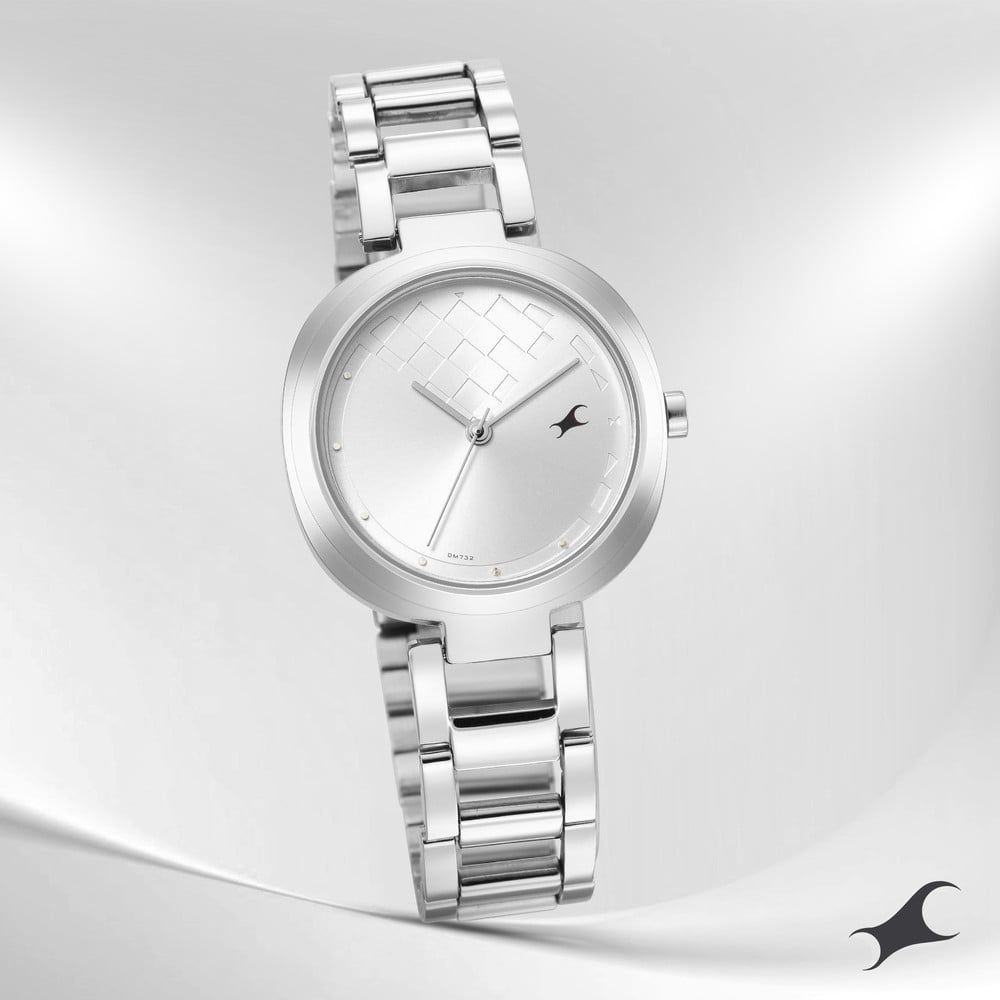 Fastrack Stunners Quartz Analog Silver Dial Stainless Steel Strap Watch for Girls NT6247SM02