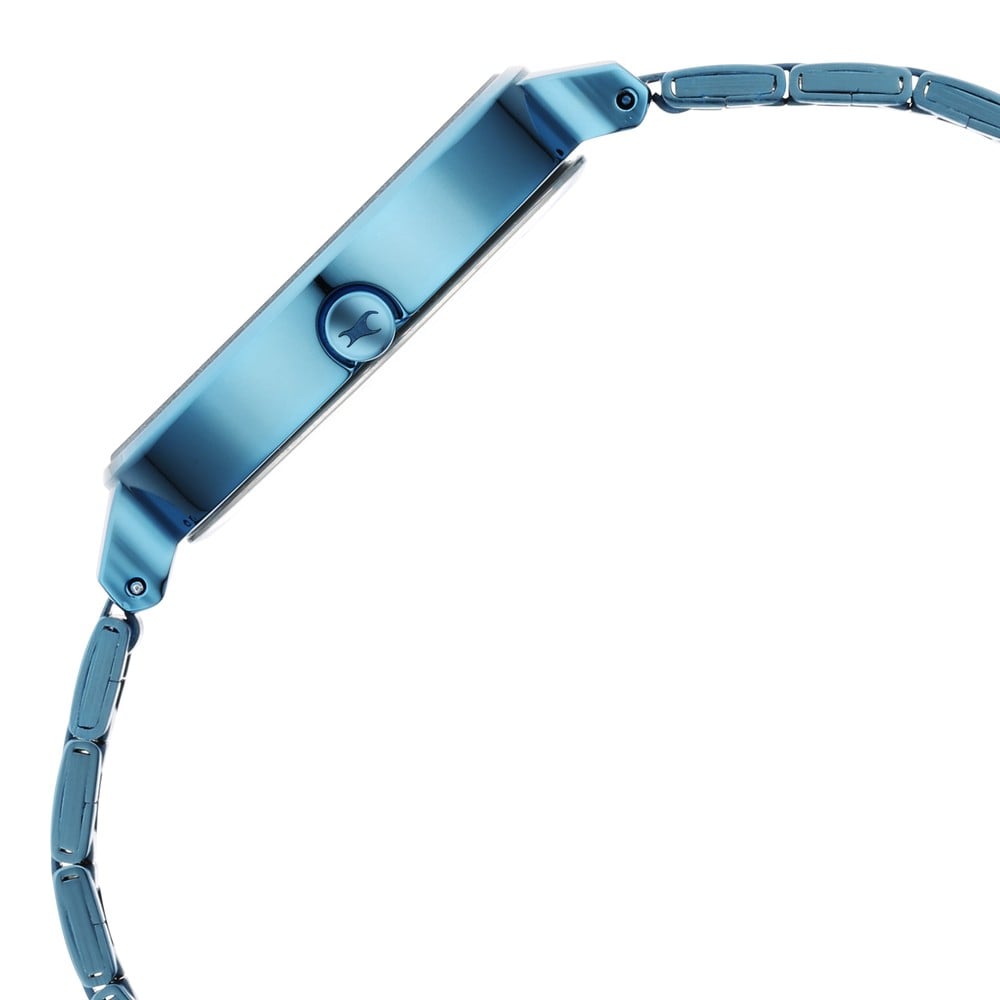 Fastrack Stunners Quartz Analog Blue Dial Metal Strap Watch for Girls NS6265QM01