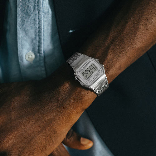 Vintage Unisex Quartz Grey Dial Digital Stainless Steel Watch D414