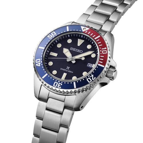 Seiko Prospex Solar Diver's in Blue-Red-Blue - SNE595P1