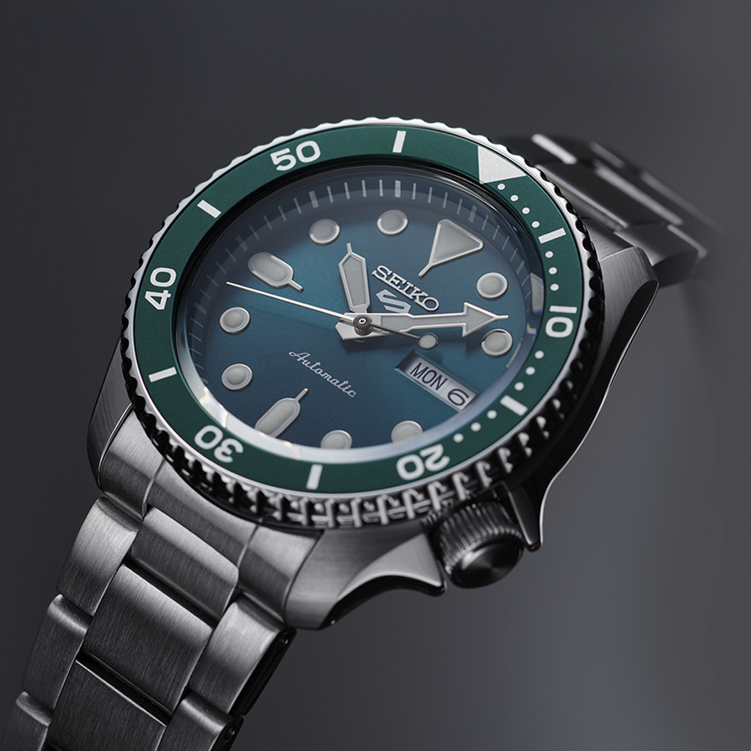 Seiko Mens NEW 5 SPORTS Watch SRPD61K1