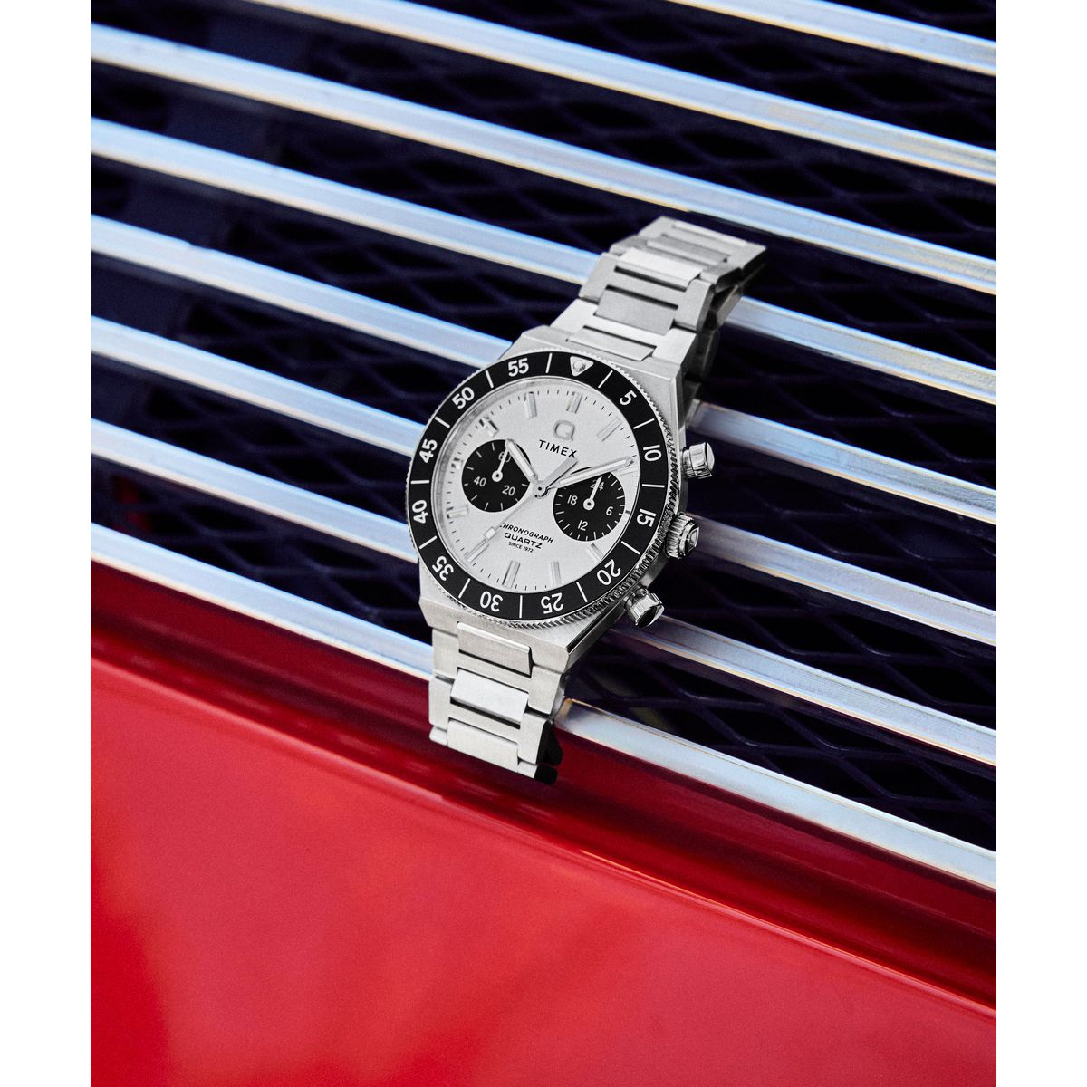 Q Round Men Quartz Silver Dial Analog Stainless Steel Watch TW2Y55800UJ