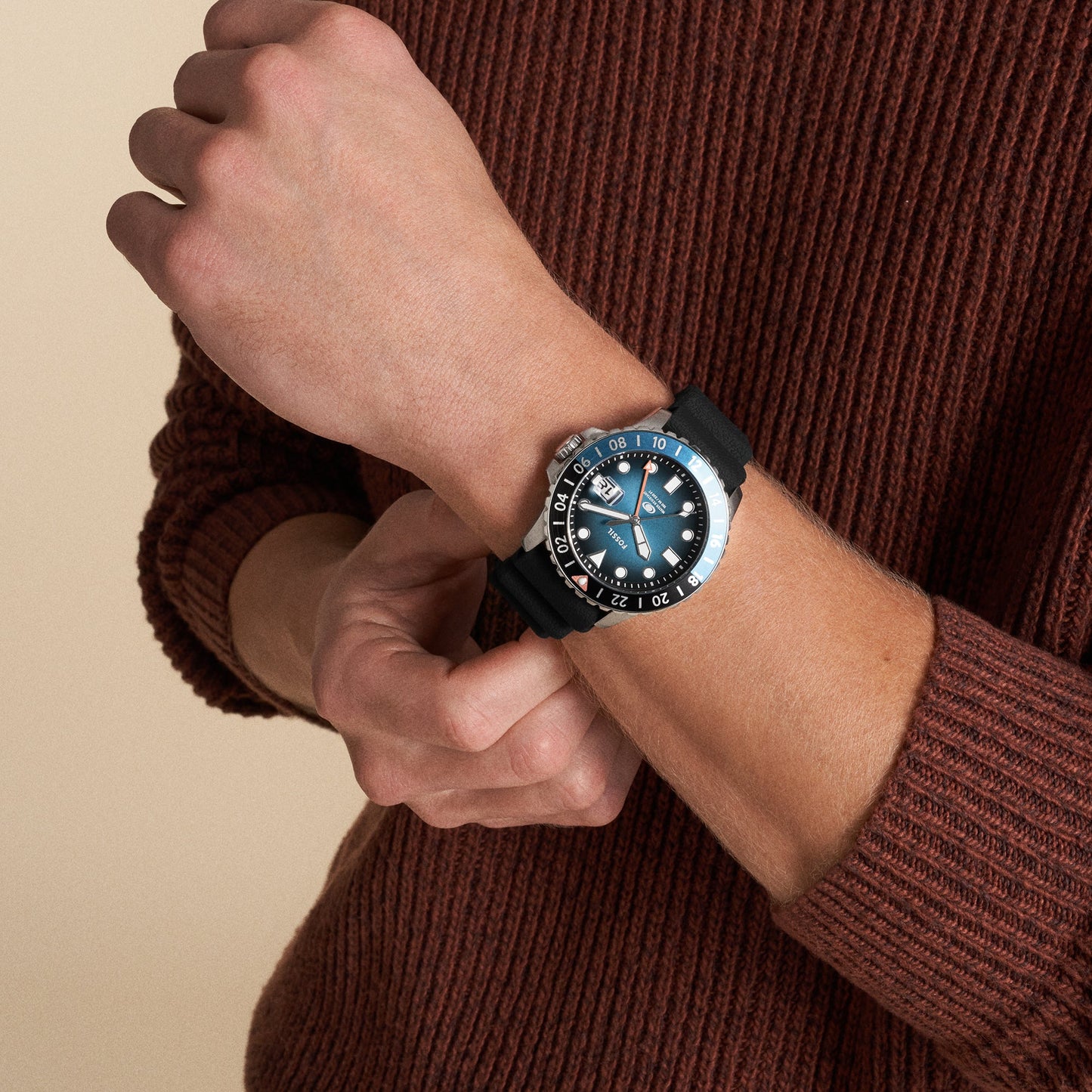 Fossil Blue Gmt Men Quartz Multicolour Dial Analog Silicone Watch FS6049