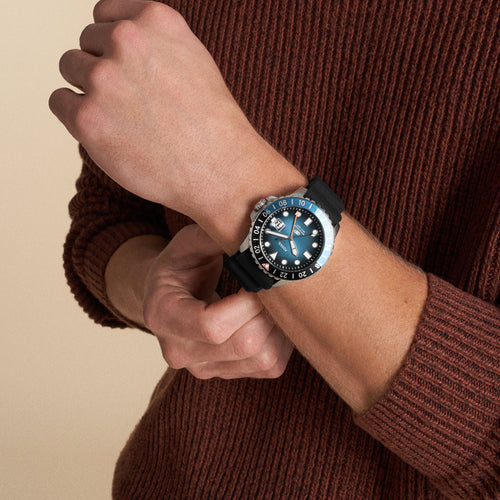 Fossil Blue Gmt Men Quartz Multicolour Dial Analog Silicone Watch FS6049