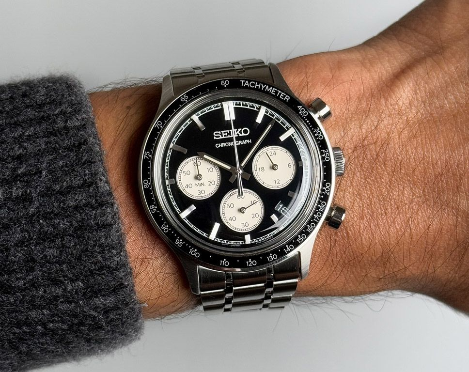 Seiko Men Quartz Black Dial Chronograph Stainless Steel Watch SSB479P1